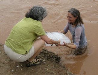 05- launching BOOK XXXI into Río [photo by Ben Daitz]